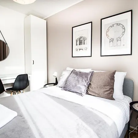 Saska Kepa Velvet Apartament Apartment *