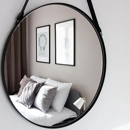 Saska Kepa Velvet Apartament *